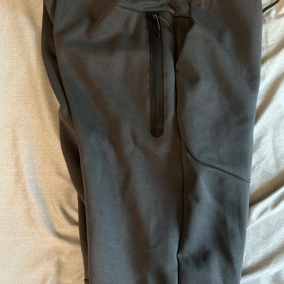 Nike Tech Fleece Taped Jogger - Grey/Orange - Picture 3 of 8